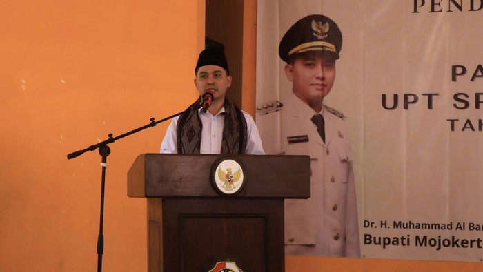 Bupati Mojokerto Gus Barra.