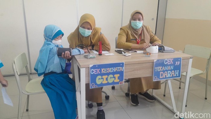 Cek kesehatan gratis anak di Depok, Jawa Barat.