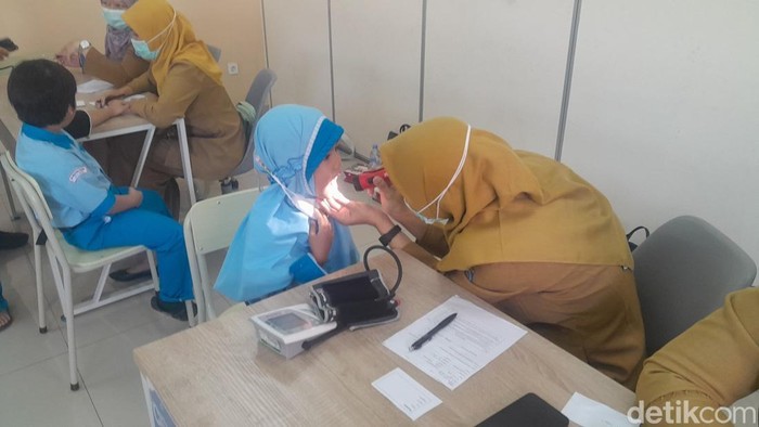 Cek Kesehatan Gratis Anak Sekolah Resmi Dimulai, Periksa Gigi sampai Imunisasi