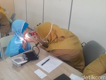 Momen Siswa SD Cek Kesehatan Gratis di Sekolah
