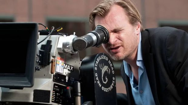 Christopher Nolan dan kamera IMAX.