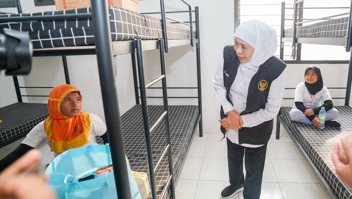 Gubernur Khofifah di Sekolah Rakyat