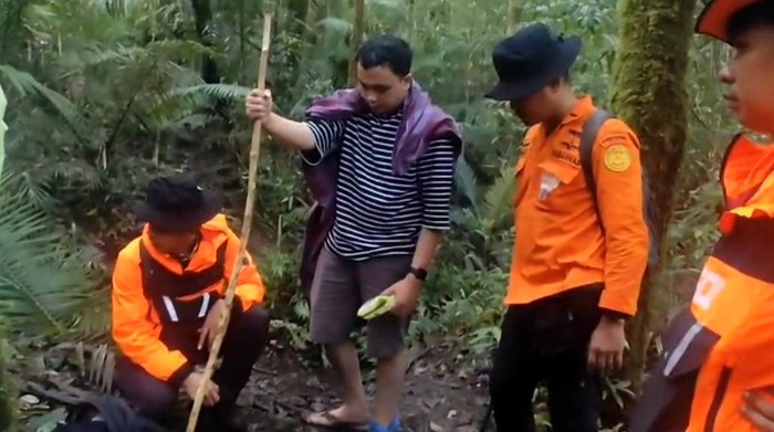 Enam pendaki mengalami kelelahan dan satu orang di antaranya cedera di Gunung Nokilalaki, Kabupaten Sigi.