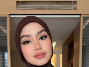 Lagi Tren! Ini 6 Gaya Hijab Cokelat Coffee ala Sashfir yang Wajib Dicoba