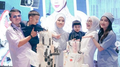 8 Foto Irish Bella di Ultah Putri Sambung, Tampil Cantik Pakai Kostum Dokter
