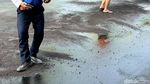 Jalan Wonokromo Macet Imbas Minyak Tumpah