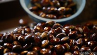 Akibatnya banyak pedagang yang memilih untuk tidak menjual jengkol.