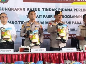 Polisi Gerebek Gudang Beras Oplosan di Sidoarjo Sehari Produksi 14 Ton