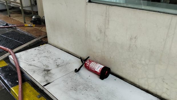Kebakaran terjadi di ruko di Mangga Dua, Pademangan, Jakarta Utara (Jakut). Kebakaran diduga dipicu masalah korsleting listrik. (dok Damkar Jakut)