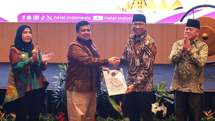 Haikal mengapresiasi Gubernur Lampung beserta kepala daerah tingkat kabupaten/kota atas dukungan fasilitasi sertifikasi halal bagi pelaku UMK di Lampung.