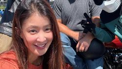 Gaya Bumil Lee Si Young Touring Naik Moge di Long Island