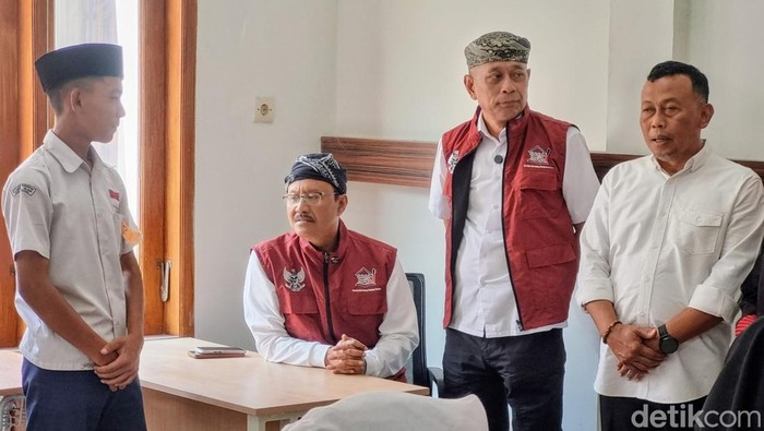 Mensos Gus Ipul saat mengunjungi SR di Ponorogo