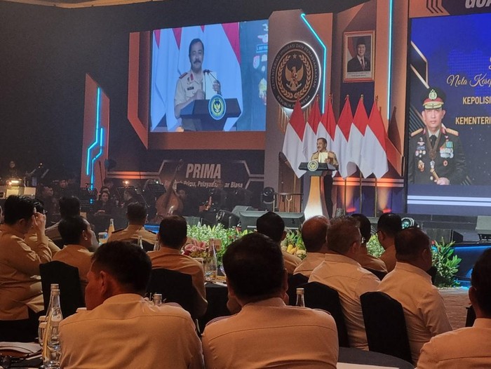 Menteri Imipas Agus Andrianto dalam Rapat Koordinasi Dukungan Manajemen Kemenimipas Semester I Tahun 2025 di hotel kawasan Jalan Jenderal Sudirman, Jakarta Pusat, Senin (4/8/2025).