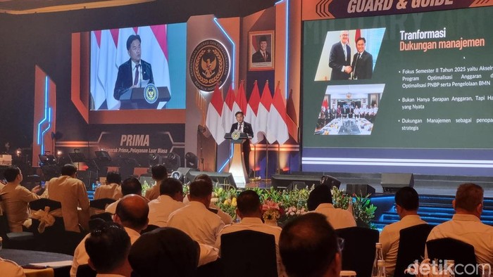 Menteri Koordinator Hukum, HAM, Imigrasi dan Pemasyarakatan Yusril Ihza Mahendra hahdir dalam Rapat Koordinasi Dukungan Manajemen Kemenimipas Semester I Tahun 2025.