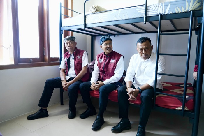 Menteri Sosial Saifullah Yusuf (Gus Ipul) membuka kegiatan Masa Pengenalan Lingkungan Sekolah (MPLS) Sekolah Rakyat Terintegrasi (SRT) 5 Ponorogo di UPT Sentra Industri Ponorogo, Jawa Timur, Senin (4/8).