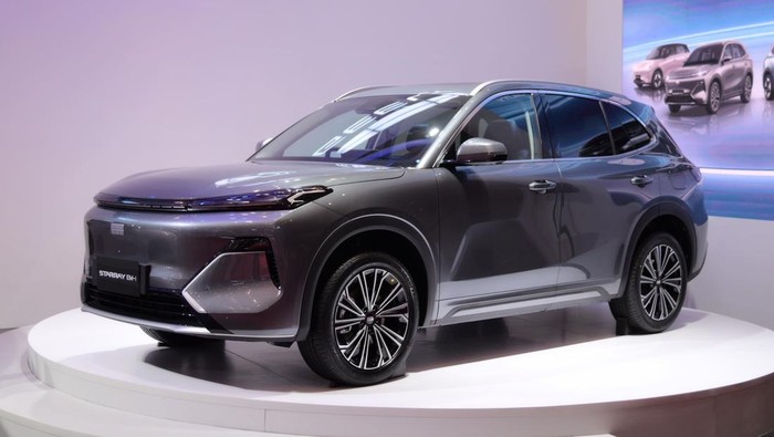 Mobil super hybrid Geely Starray EM-i