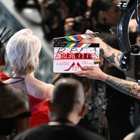 Film ini merupakan sekuel dari The Devil Wears Prada (2006), yang diadaptasi dari novel karya Lauren Weisberger, mantan asisten Anna Wintour. Selain Meryl Streep dan Stanley Tucci, deretan pemain utama seperti Anne Hathaway dan Emily Blunt juga kembali bergabung, bersama pendatang baru Simone Ashley, Lucy Liu, Pauline Chalamet, Kenneth Branagh, Tracie Thomas, B.J. Novak, dan Justin Theroux. Film ini masih digarap oleh sutradara asli, David Frankel. (Foto: James Devaney/GC Images)