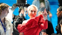 Trailer The Devil Wears Prada 2 Dirilis, Miranda Priestly Pakai Sepatu Ikonis