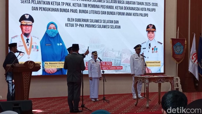 Gubernur Sulawesi Selatan (Sulsel) Andi Sudirman Sulaiman melantik Wali Kota dan Wakil Wali Kota Palopo Naili Trisal dan Akhmad Syarifuddin (Naili-Ome) Periode 2025-2030.