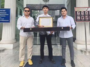 Kisah Adam dan Pedang Sukabumi yang Sampai ke Tangan Vladimir Putin