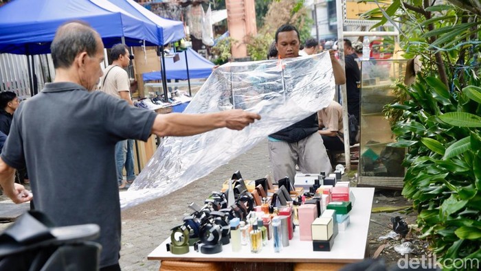 Pemprov DKI Jakarta Bakal Perbaiki Pasar Taman Puring Pasca kebakaran hebat, Pemprov Jakarta akan merevitalisasi Pasar Taman Puring. Para pedagang tetap berjualan di lokasi sambil menanti perbaikan.