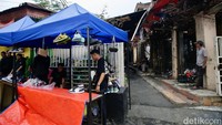 Dia mengatakan pasar merupakan tempat yang dibutuhkan warga sehingga harus segera diperbaiki.