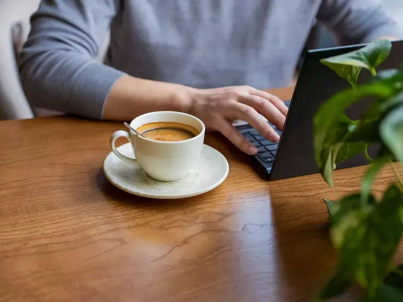 Pesan Latte pakai Susu Bebas Laktosa, Pria Ini Kecewa Ditagih Ekstra