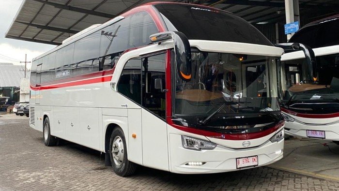PO Primajasa borong 100 unit bus Hino