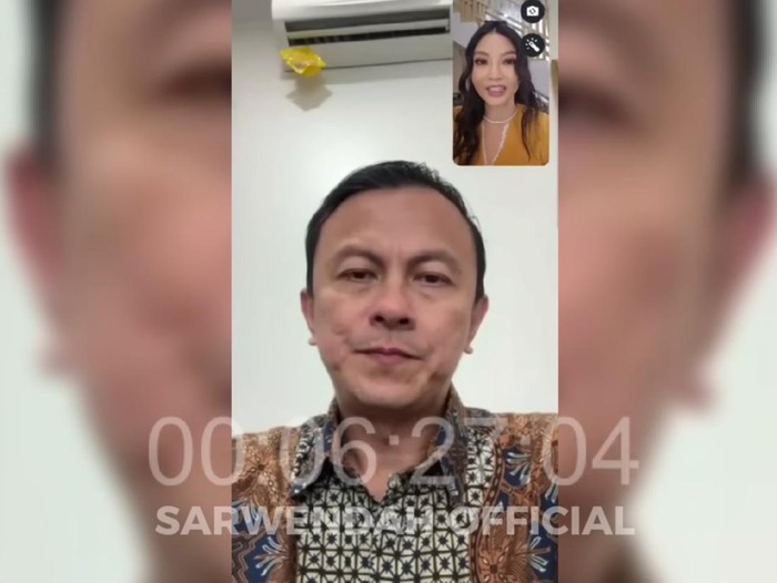 Sarwendah di channel YouTube miliknya.