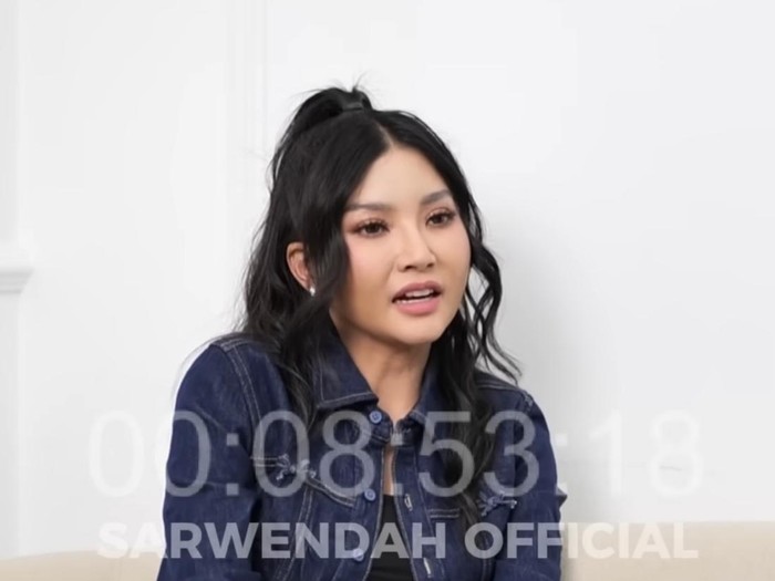 Sarwendah di channel YouTube miliknya.