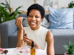 8 Skincare untuk Kulit Berminyak, Wajib Coba Bahan Aktif Ini