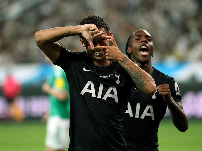 SEOUL, SOUTH KOREA - AUGUST 03: Brennan Johnson of Tottenham Hotspur celebrates scoring his team's first goal doing the Son Heung-Min celebration during the Pre-Season Friendly match between Tottenham Hotspur and Newcastle United at Seoul World Cup Stadium on August 03, 2025 in Seoul, South Korea. (Photo by Chung Sung-Jun/Getty Images)