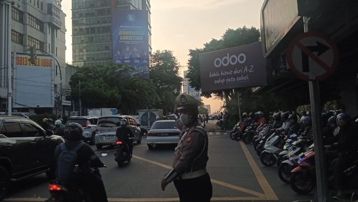 Traffic Light Fatmawati terpantau padat