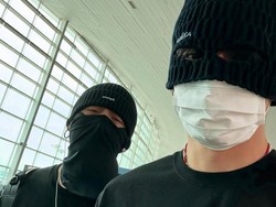 Viral Gaya V BTS & Jungkook BTS Cosplay Jadi Ninja, Topinya Bikin Salfok