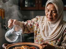 Duh! Wanita Ini Keki usai Ibu Mertua Ubah Resep Andalannya