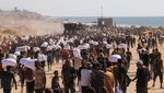 Warga Gaza Serbu Truk Pembawa Bantuan