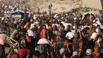 Warga Gaza Serbu Truk Pembawa Bantuan