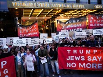 Aksi Bela Gaza di Depan Hotel Trump Berujung Penangkapan