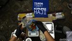 Aksi Teatrikal ICW Desak KPK Usut Dugaan Korupsi Haji 2025