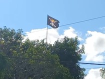 Pengibar Bendera Jolly Roger di Bima Petani Fans Berat One Piece