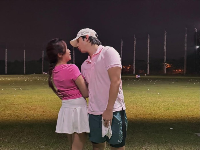 Brisia Jodie Brisia Jodie unggah foto-foto bersama Jonathan Alden yang belum pernah di-publish ke media sosial.