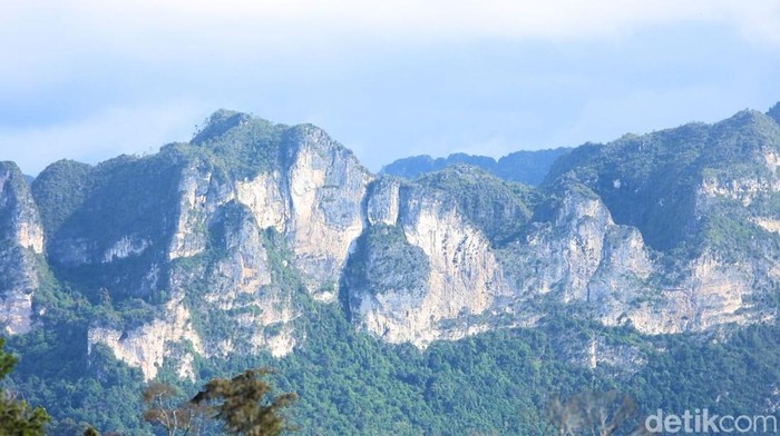 Danau Nyadeng di Berau Danau Nyadeng di Berau