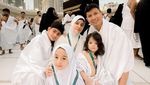 Fairuz dan Sonny Septian Boyong 2 Pengasuh Anak Umrah, Selipkan Doa Mulia