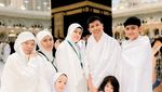 Fairuz dan Sonny Septian Boyong 2 Pengasuh Anak Umrah, Selipkan Doa Mulia