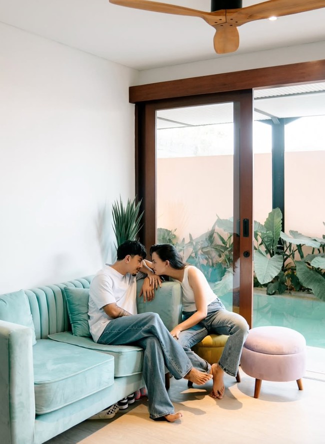 Dahlia Poland dikabarkan menggugat cerai Fandy ke Pengadilan Agama Badung, Bali. Kabar tersebut juga sudah dibenarkan oleh kuasa hukum Dahlia, I Wayan Vajra Fhany. Foto: Instagram/@fandych