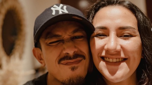 Fandy Christian dan Dahlia Poland