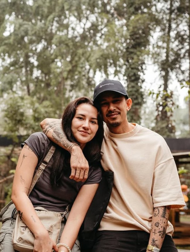 8 Foto Mesra & Kompak Dahlia Poland-Fandy Christian, Kini Gugat Cerai 8 Foto Mesra & Kompak Dahlia Poland-Fandy Christian, Kini Gugat Cerai