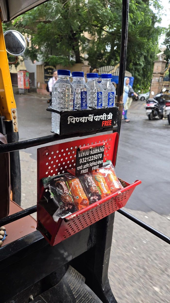 Fasilitas Bintang 5! Sopir Bajaj Ini Siapkan Makanan Gratis untuk Penumpang