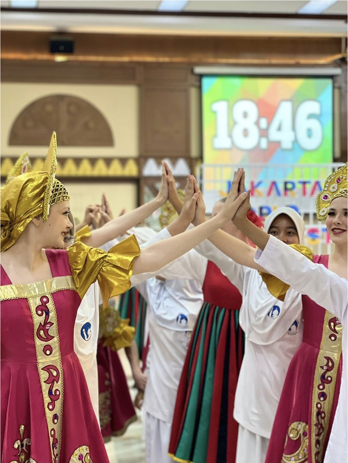 Jakarta World Folklore Festival (JWFF) di SMP Islam Al Azhar 1 Jakarta World Folklore Festival (JWFF) di SMP Islam Al Azhar 1
