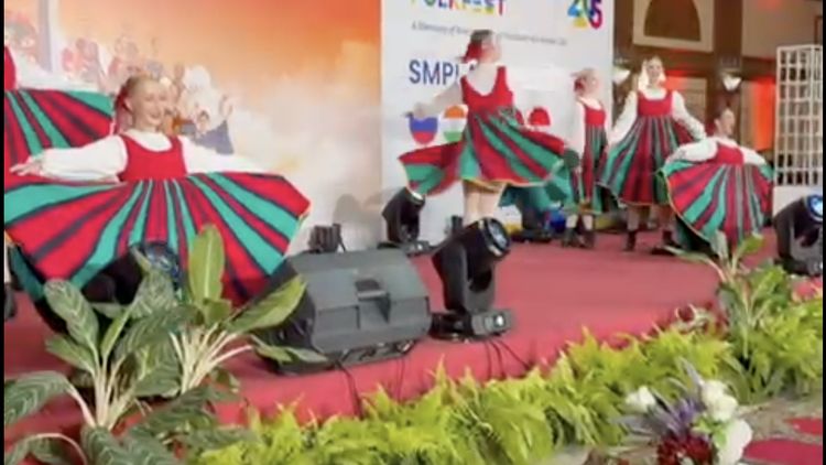 Potret Meriahnya Jakarta World Folklore Festival di SMP Islam Al Azhar 1 Jakarta